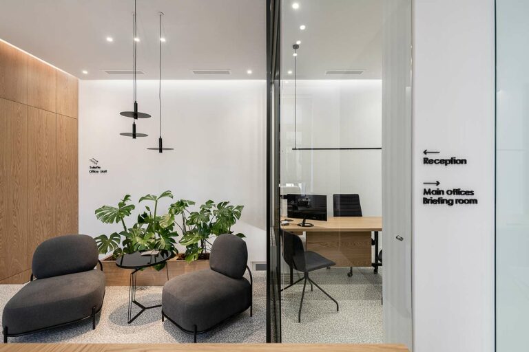 σαλόνι αναμονής λογιστικού γραφείου-Λογιστικό γραφείο Χανιά -Ιδιώτες-φορολογικές υπηρεσίες-υπηρεσίες μισθοδοσίας-λογιστικές υπηρεσίες